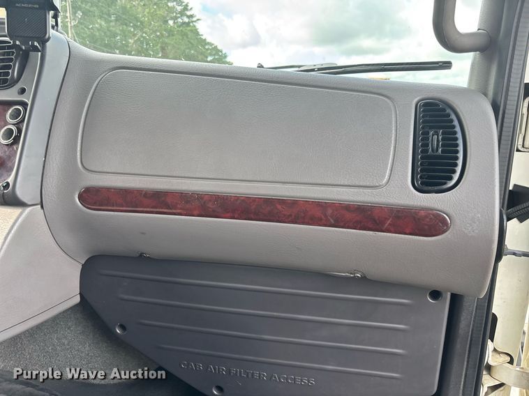 image for item YA0555 2018 Freightliner Business Class M2 106 box truck