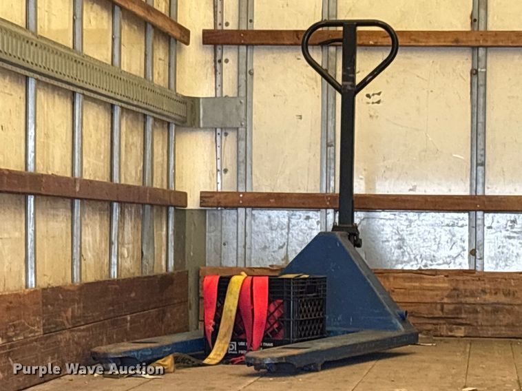 image for item YA0555 2018 Freightliner Business Class M2 106 box truck