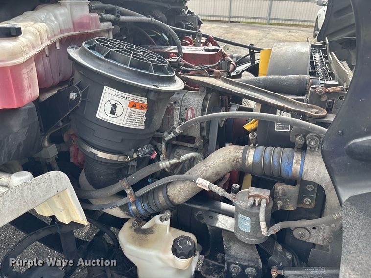 image for item YA0555 2018 Freightliner Business Class M2 106 box truck