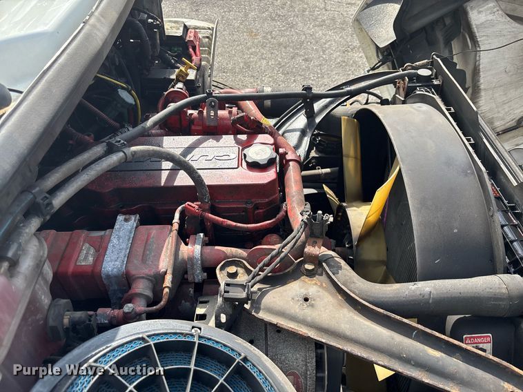 image for item YA0555 2018 Freightliner Business Class M2 106 box truck