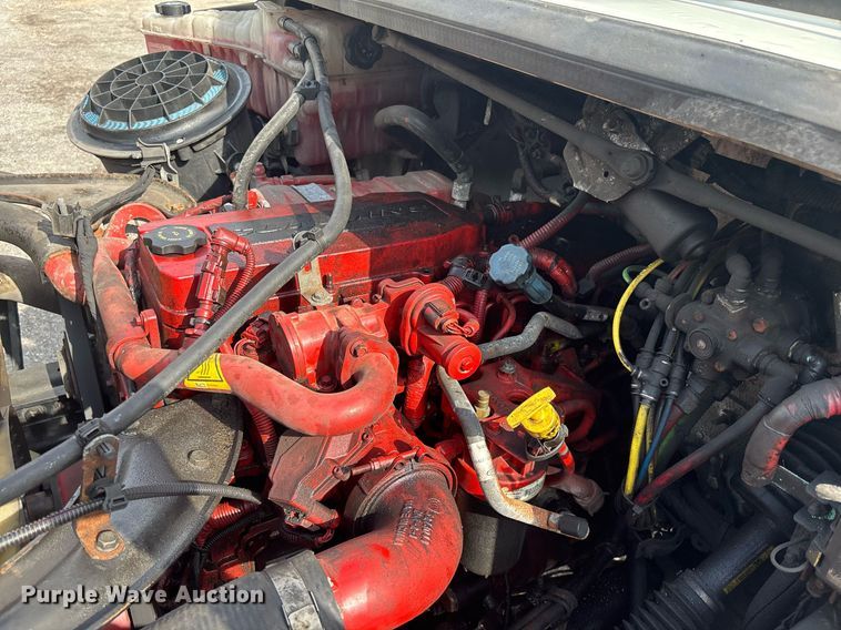 image for item YA0555 2018 Freightliner Business Class M2 106 box truck