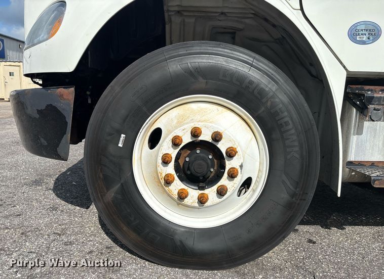 image for item YA0555 2018 Freightliner Business Class M2 106 box truck