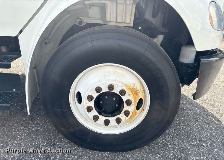 image for item YA0555 2018 Freightliner Business Class M2 106 box truck