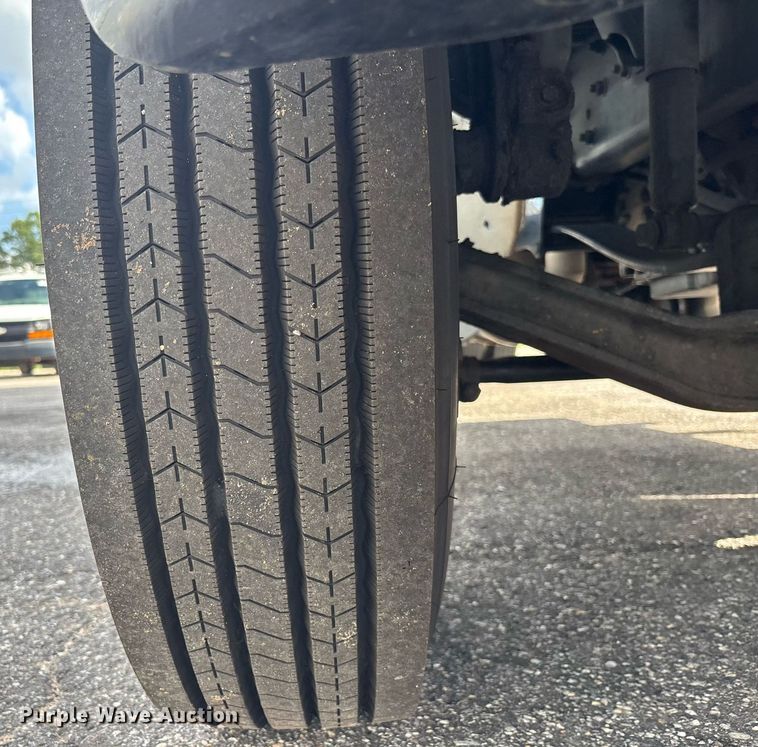 image for item YA0555 2018 Freightliner Business Class M2 106 box truck