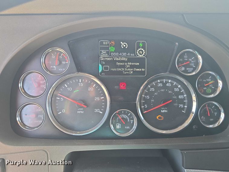 image for item YA0572 2019 Kenworth T680 semi truck