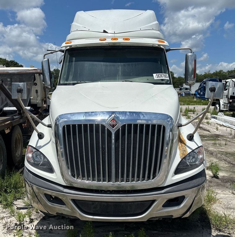 image for item YA0574 2015 International ProStar Plus 122 semi truck
