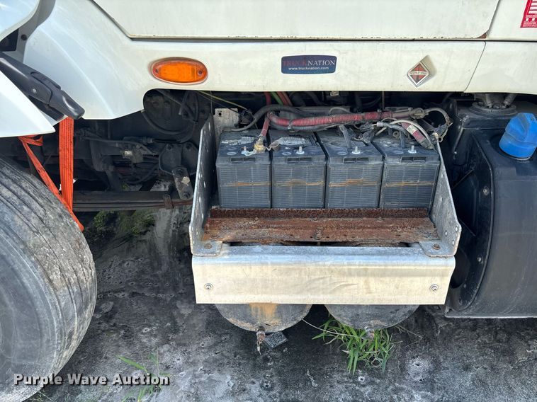 image for item YA0574 2015 International ProStar Plus 122 semi truck