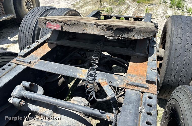 image for item YA0574 2015 International ProStar Plus 122 semi truck