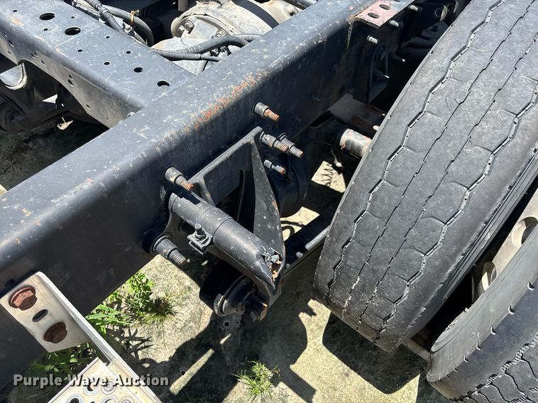 image for item YA0574 2015 International ProStar Plus 122 semi truck