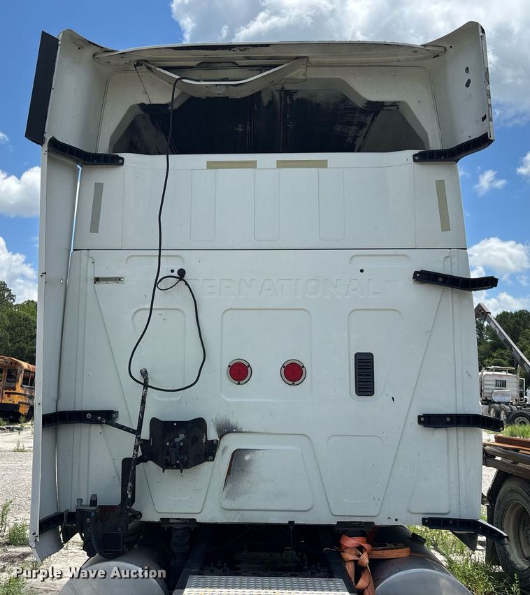 image for item YA0574 2015 International ProStar Plus 122 semi truck