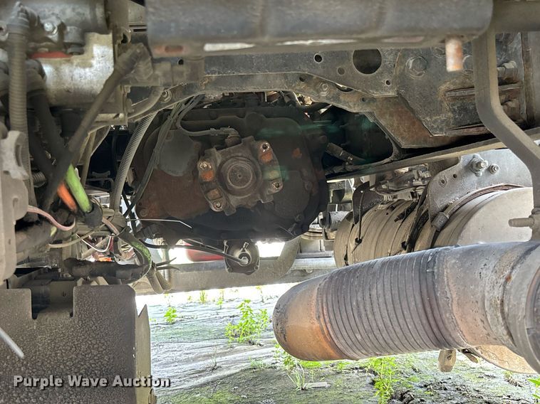 image for item YA0574 2015 International ProStar Plus 122 semi truck