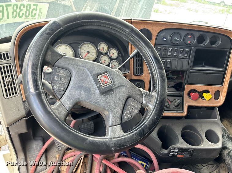 image for item YA0574 2015 International ProStar Plus 122 semi truck