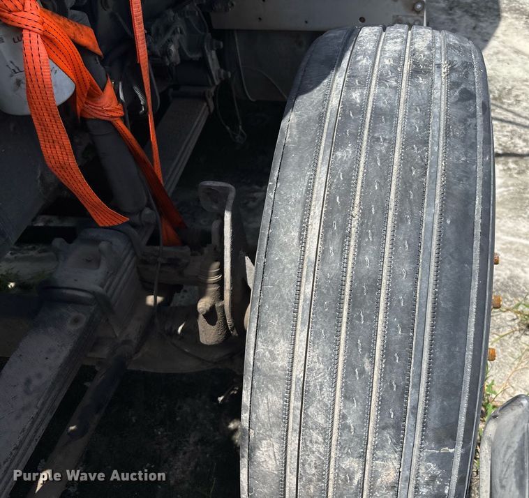 image for item YA0574 2015 International ProStar Plus 122 semi truck