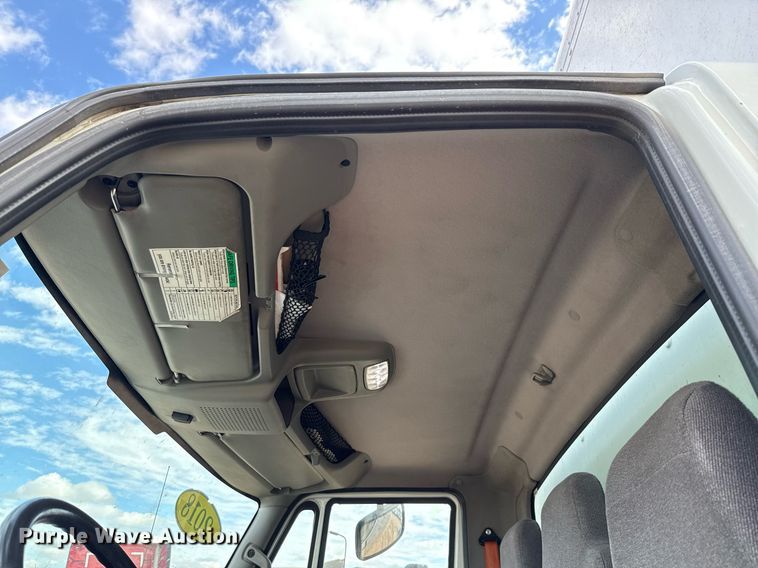 image for item YA0609 2018 International DuraStar 4300 box truck