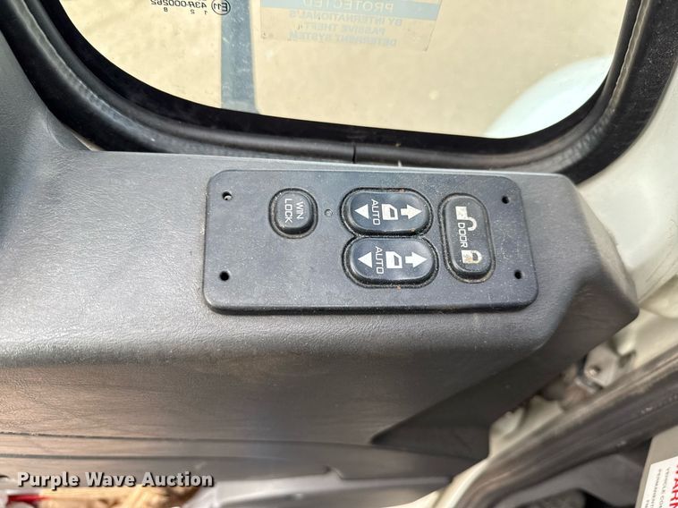 image for item YA0609 2018 International DuraStar 4300 box truck