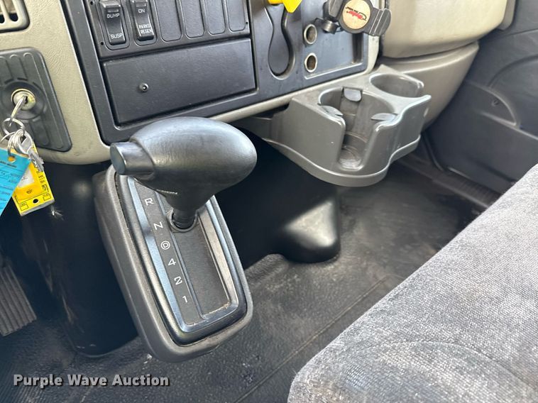 image for item YA0609 2018 International DuraStar 4300 box truck