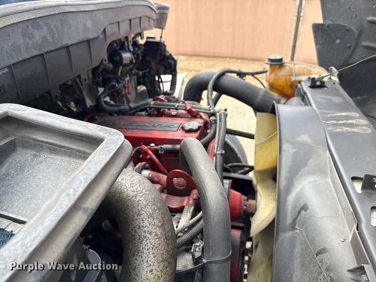 image for item YA0609 2018 International DuraStar 4300 box truck