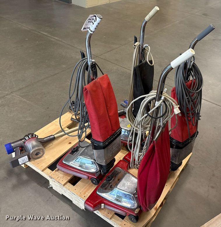 image for item DT6643 Vacuums
