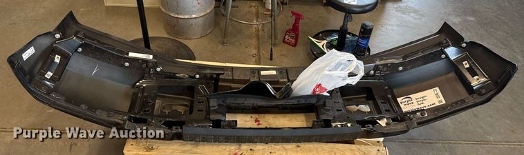 image for item DT6652 2025 Ford F350 bumper