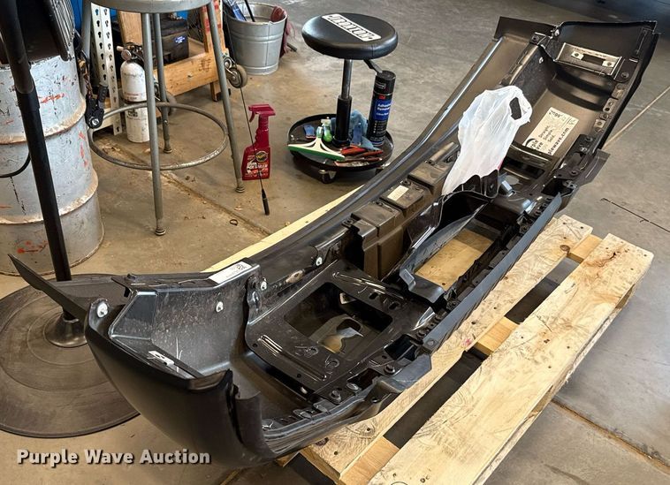 image for item DT6652 2025 Ford F350 bumper