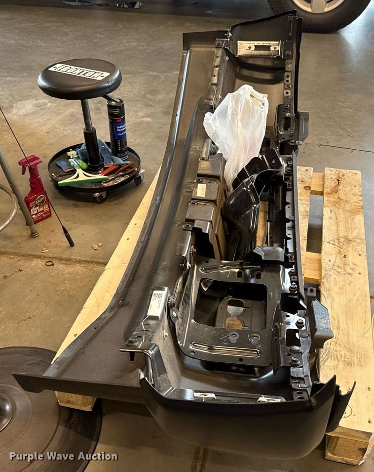 image for item DT6652 2025 Ford F350 bumper