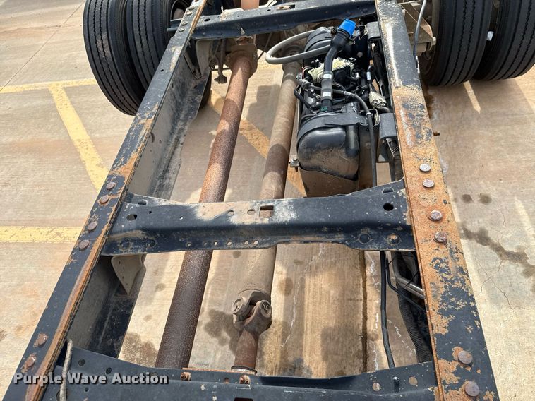 image for item DT6654 2012 Ford F550 truck cab and chassis