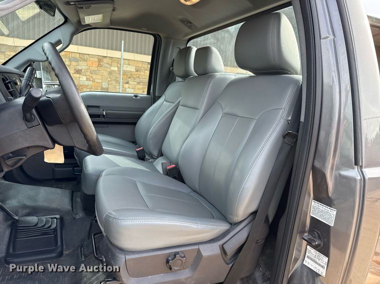 image for item DT6654 2012 Ford F550 truck cab and chassis