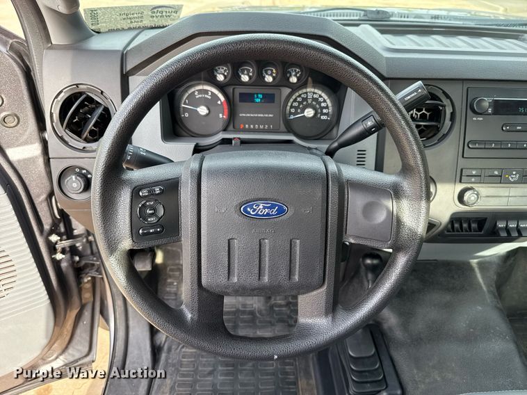 image for item DT6654 2012 Ford F550 truck cab and chassis