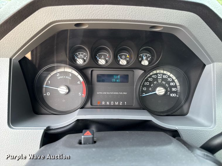 image for item DT6654 2012 Ford F550 truck cab and chassis