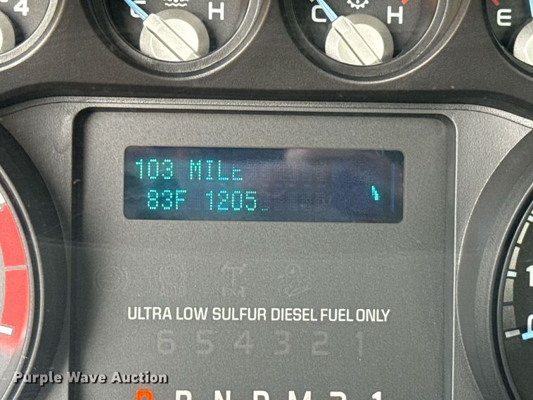 image for item DT6654 2012 Ford F550 truck cab and chassis