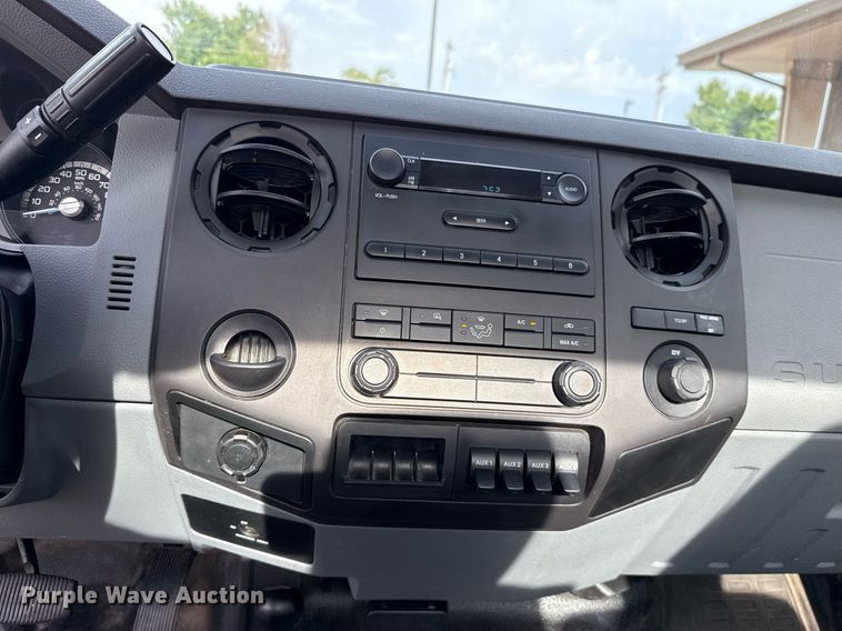 image for item DT6654 2012 Ford F550 truck cab and chassis