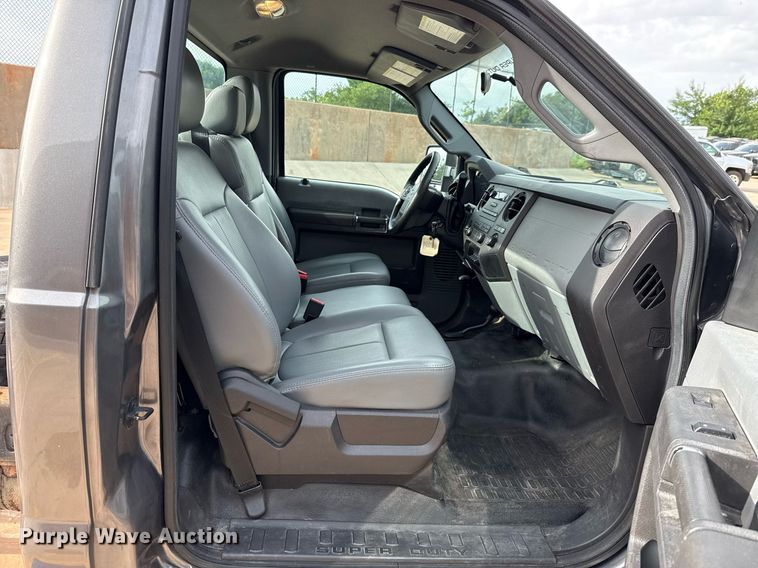 image for item DT6654 2012 Ford F550 truck cab and chassis