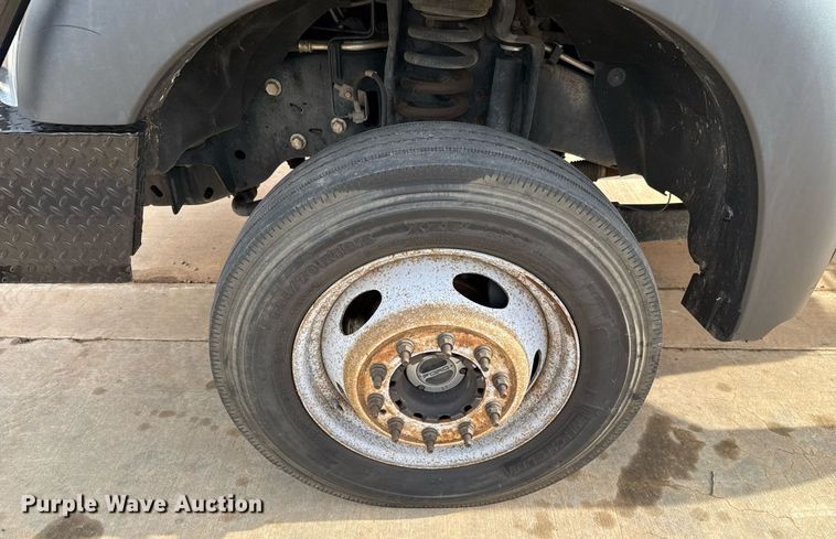 image for item DT6654 2012 Ford F550 truck cab and chassis