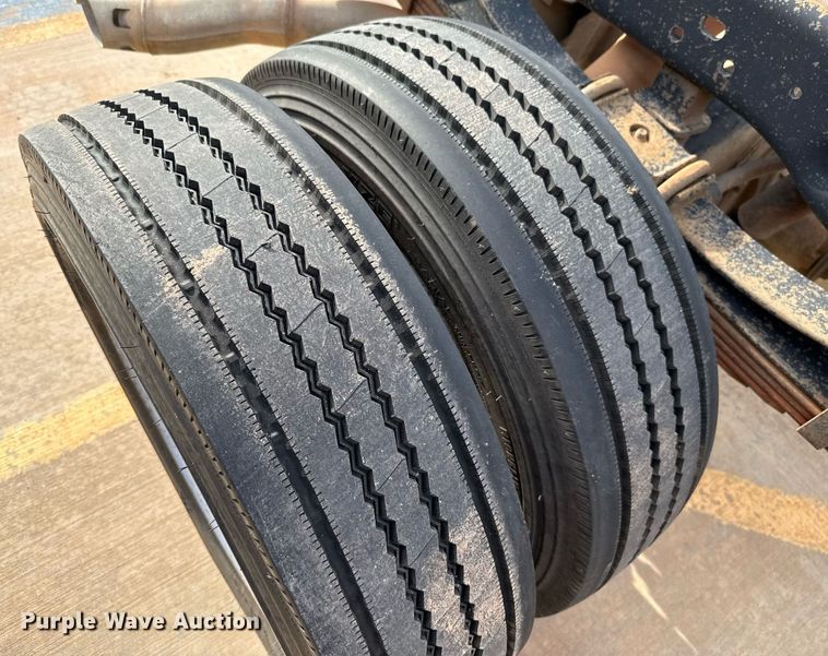 image for item DT6654 2012 Ford F550 truck cab and chassis