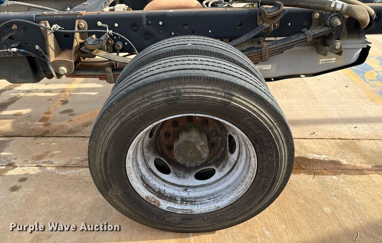 image for item DT6654 2012 Ford F550 truck cab and chassis