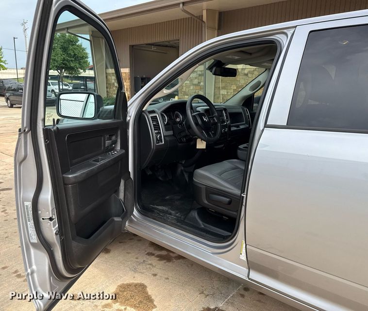 image for item DT6656 2019 Dodge Ram 1500 Crew Cab pickup truck