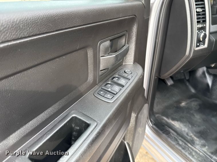 image for item DT6656 2019 Dodge Ram 1500 Crew Cab pickup truck