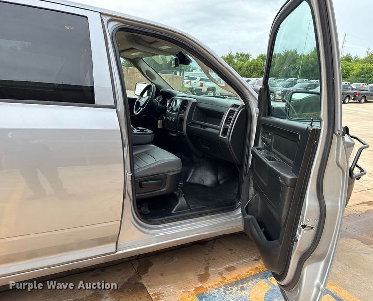 image for item DT6656 2019 Dodge Ram 1500 Crew Cab pickup truck