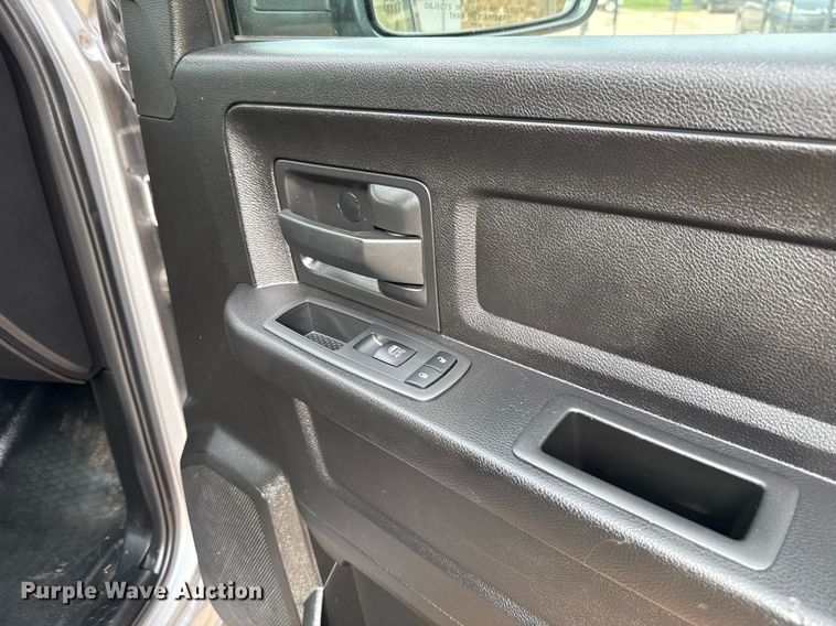 image for item DT6656 2019 Dodge Ram 1500 Crew Cab pickup truck