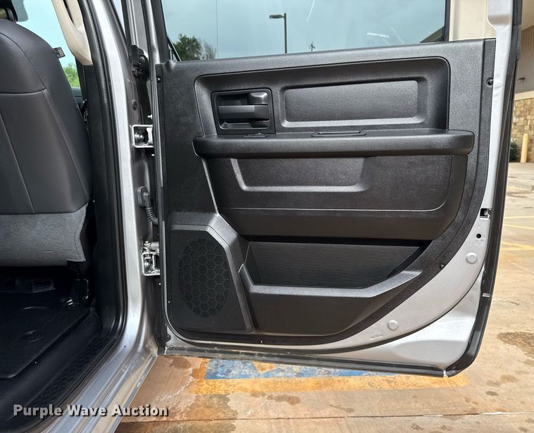 image for item DT6656 2019 Dodge Ram 1500 Crew Cab pickup truck