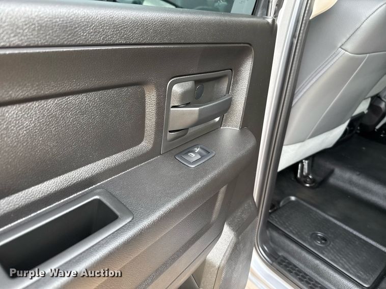 image for item DT6656 2019 Dodge Ram 1500 Crew Cab pickup truck