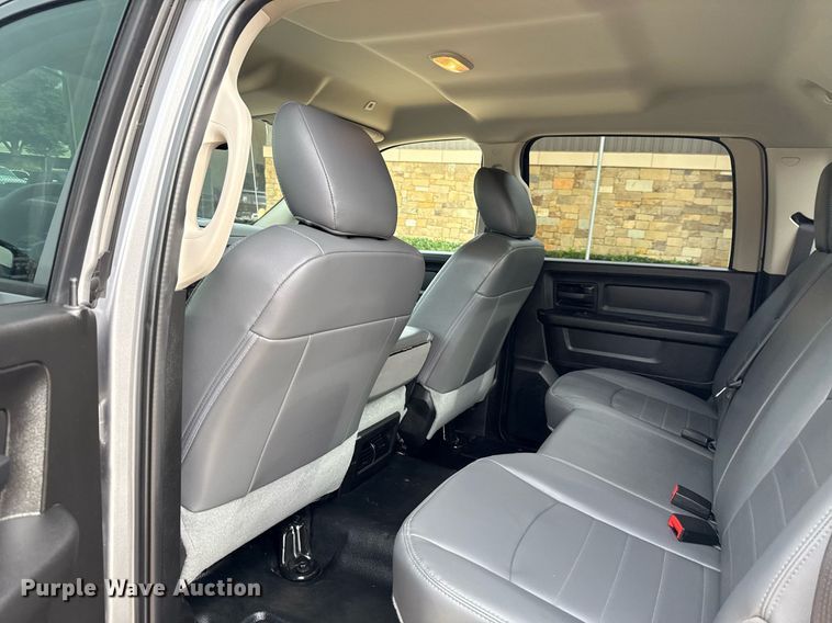 image for item DT6656 2019 Dodge Ram 1500 Crew Cab pickup truck