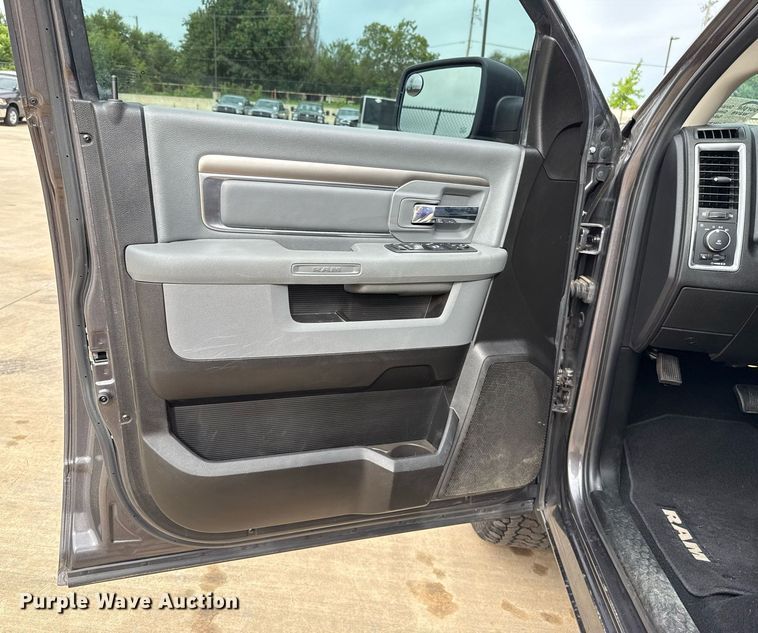 image for item DT6657 2019 Dodge Ram 1500 Crew Cab pickup truck