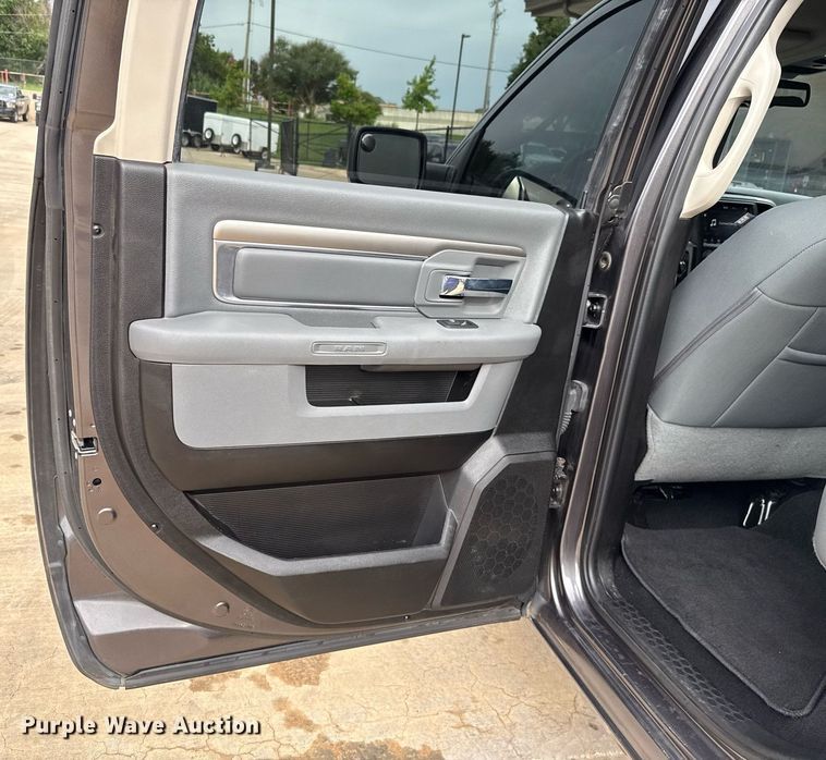 image for item DT6657 2019 Dodge Ram 1500 Crew Cab pickup truck