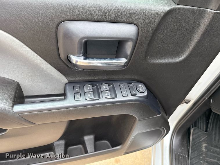 image for item DT6660 2017 Chevrolet Silverado 1500 Double Cab pickup truck