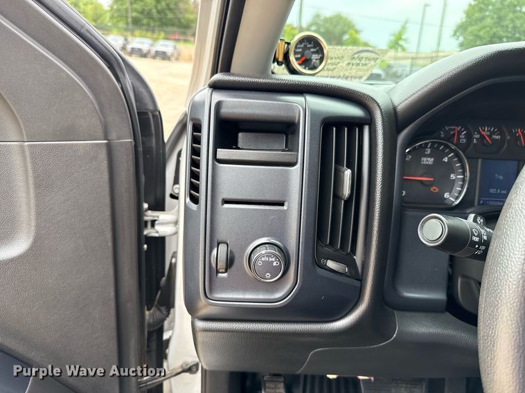 image for item DT6660 2017 Chevrolet Silverado 1500 Double Cab pickup truck