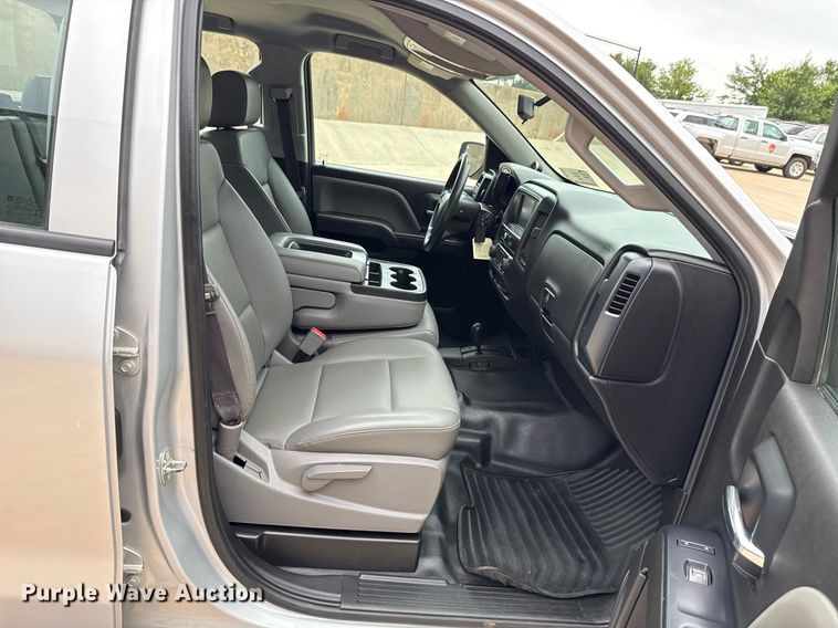 image for item DT6660 2017 Chevrolet Silverado 1500 Double Cab pickup truck