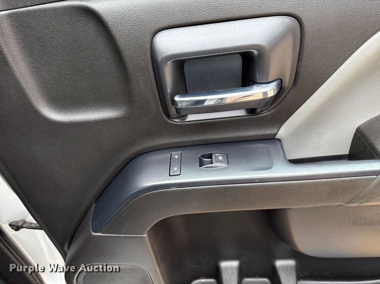 image for item DT6660 2017 Chevrolet Silverado 1500 Double Cab pickup truck