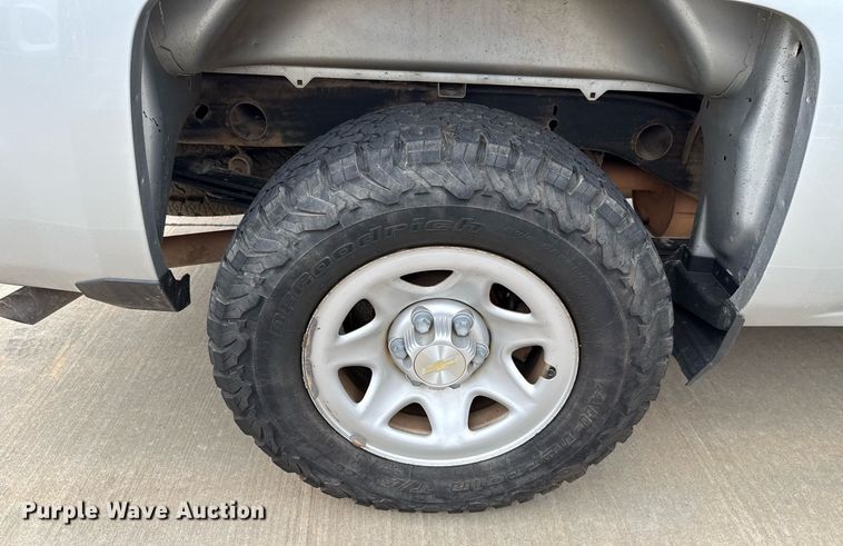 image for item DT6660 2017 Chevrolet Silverado 1500 Double Cab pickup truck