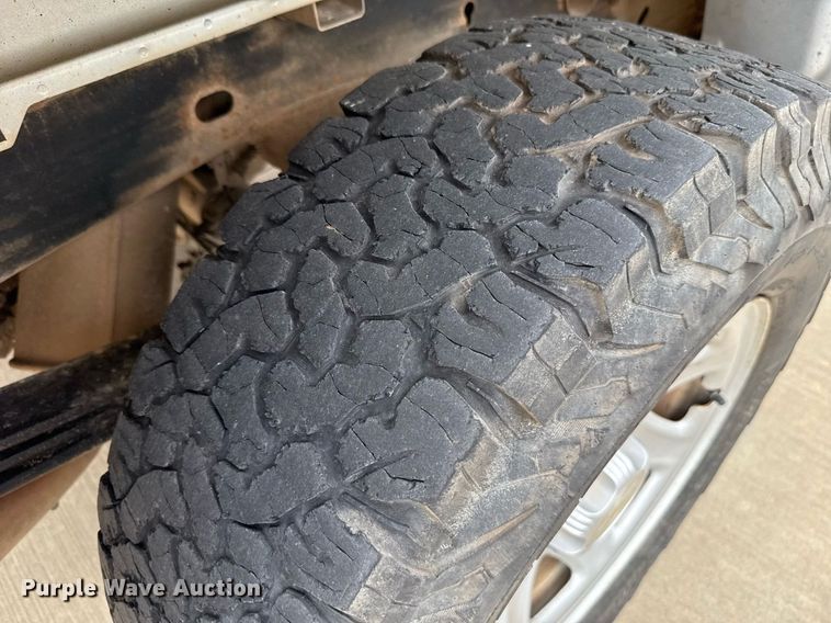 image for item DT6660 2017 Chevrolet Silverado 1500 Double Cab pickup truck